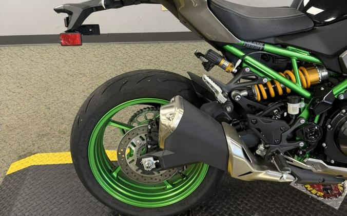 2025 Kawasaki Z900 SE ABS