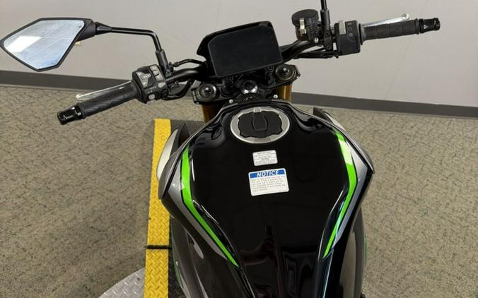 2025 Kawasaki Z900 SE ABS