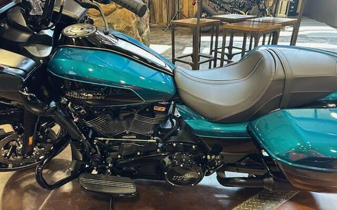 2026 Harley-Davidson Road Glide Teal Thunder / Vivid Black Black Trim