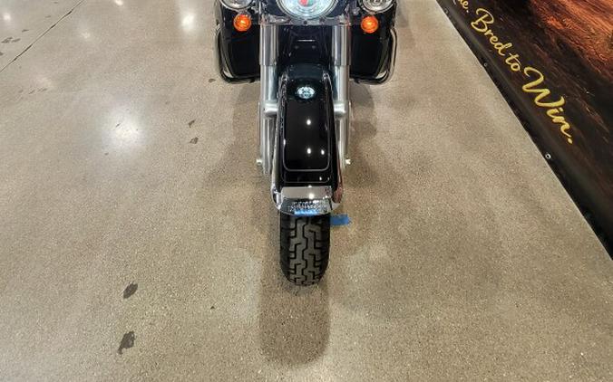 2022 Harley-Davidson® Tri Glide® Ultra Vivid Black FLHTCUTG