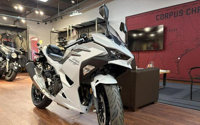 2025 Kawasaki Ninja® 500