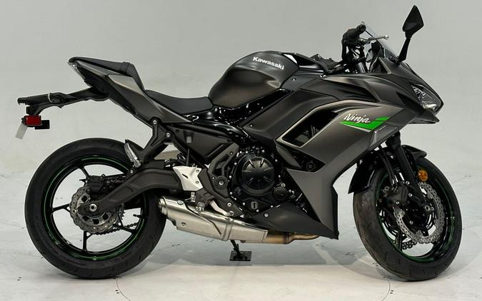 2023 Kawasaki Ninja 650 Review [14 Fast Facts]