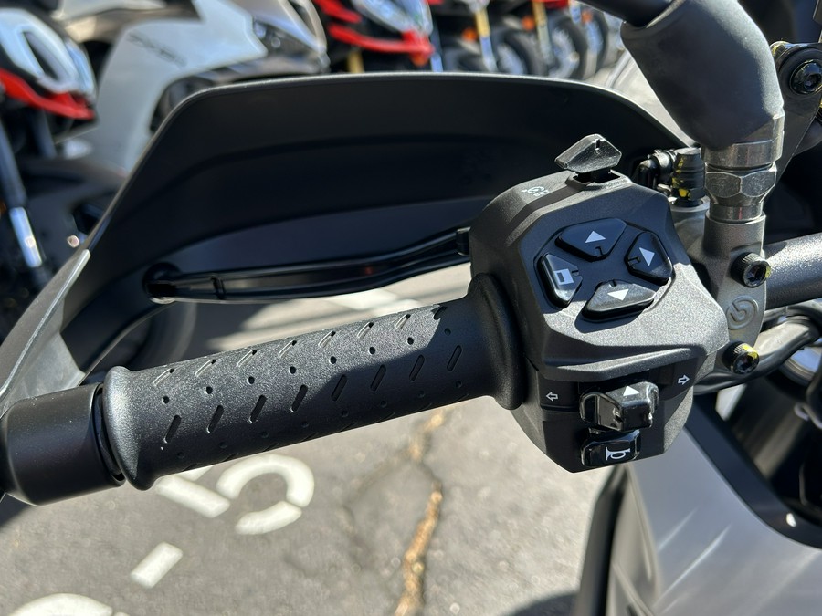 2024 Moto Guzzi Stelvio