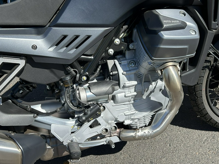 2024 Moto Guzzi Stelvio