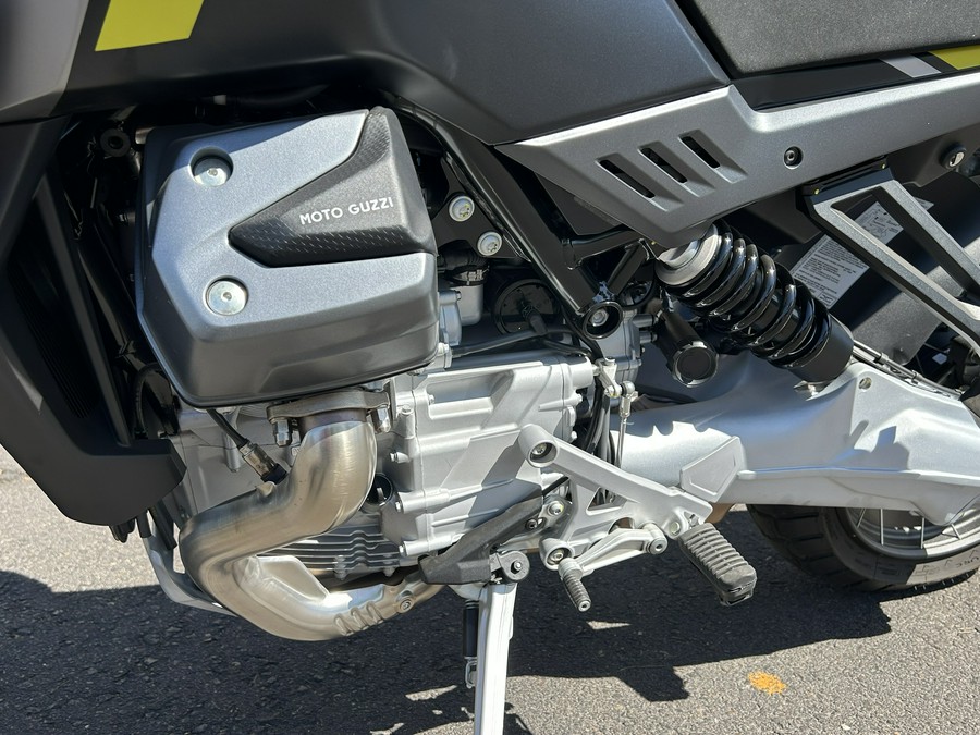 2024 Moto Guzzi Stelvio