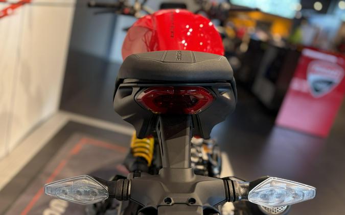 2027 Ducati MONSTER 896