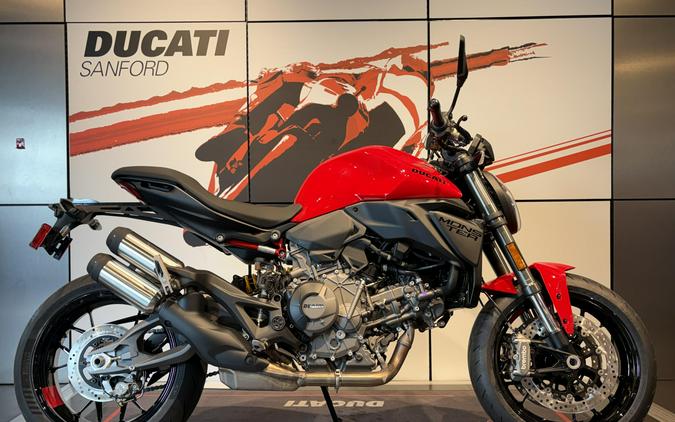 2027 Ducati MONSTER 896