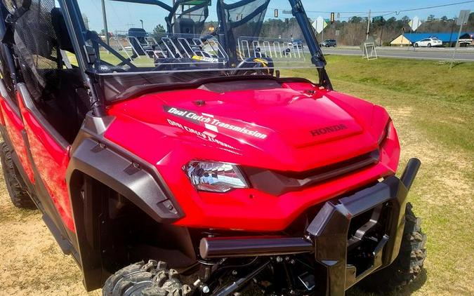 2024 Honda® Pioneer 1000-6 Deluxe Crew