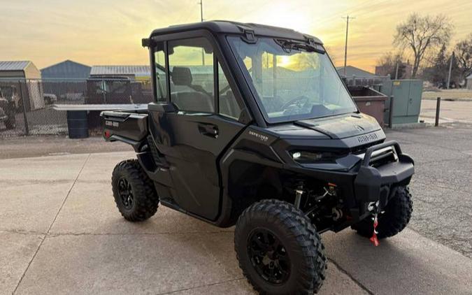 2026 Can-Am SSV DEF XTCAB 65 HD11 BK 26 XT CAB HD11