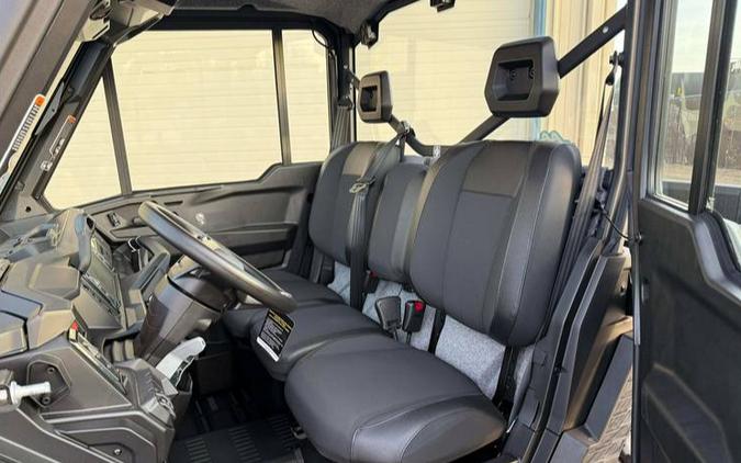 2026 Can-Am SSV DEF XTCAB 65 HD11 BK 26 XT CAB HD11