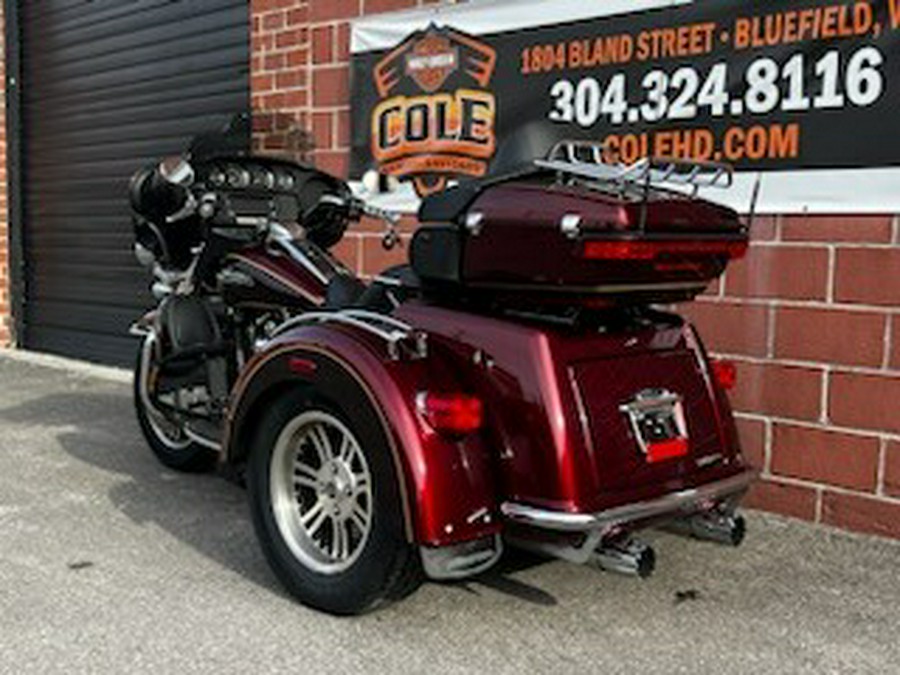 2014 Harley-Davidson® FLHTCUTG Tri Glide® Ultra