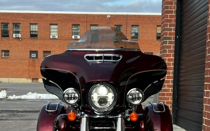 2014 Harley-Davidson® FLHTCUTG Tri Glide® Ultra