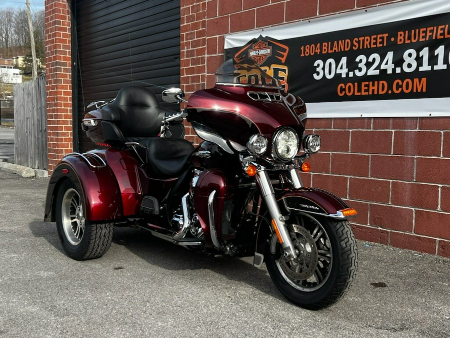 2014 Harley-Davidson® FLHTCUTG Tri Glide® Ultra