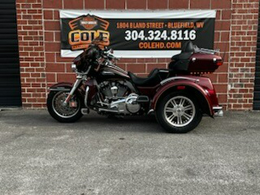 2014 Harley-Davidson® FLHTCUTG Tri Glide® Ultra