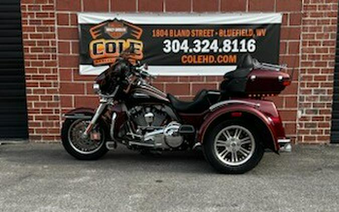 2014 Harley-Davidson® FLHTCUTG Tri Glide® Ultra