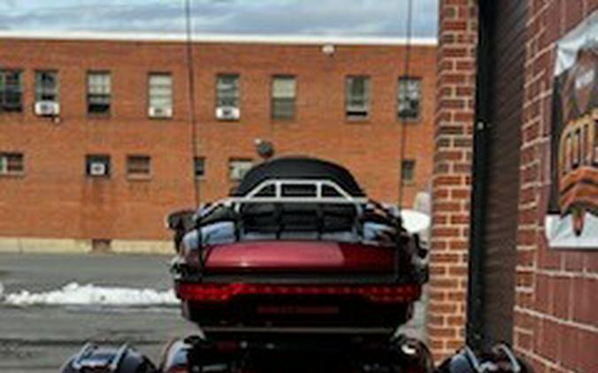 2014 Harley-Davidson® FLHTCUTG Tri Glide® Ultra