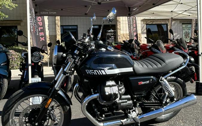 2025 Moto Guzzi V7 Special