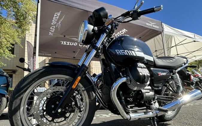 2025 Moto Guzzi V7 Special