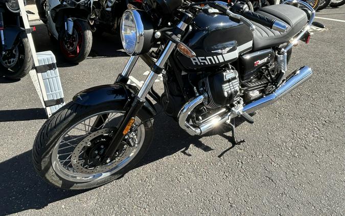 2025 Moto Guzzi V7 Special