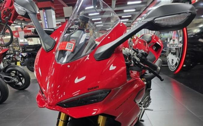 2026 Ducati Panigale V2 S Ducati Red