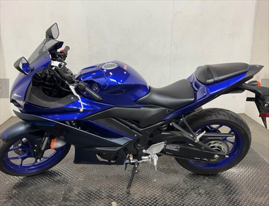 2023 Yamaha YZF-R3 ABS