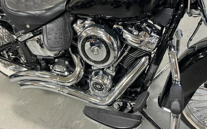 2020 Harley-Davidson Softail FLDE - Deluxe