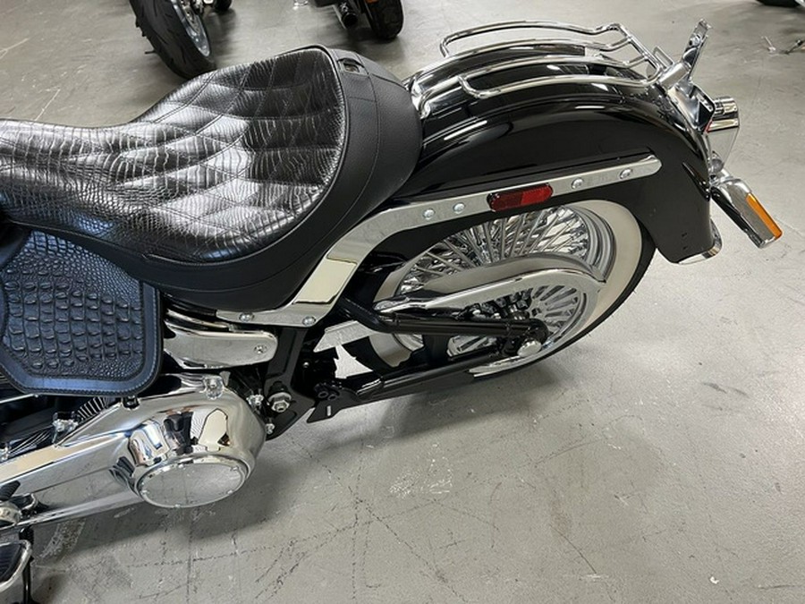 2020 Harley-Davidson Softail FLDE - Deluxe