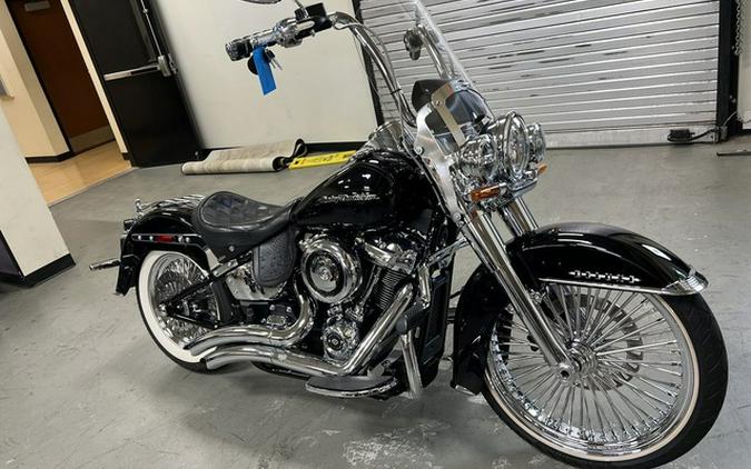 2020 Harley-Davidson Softail FLDE - Deluxe