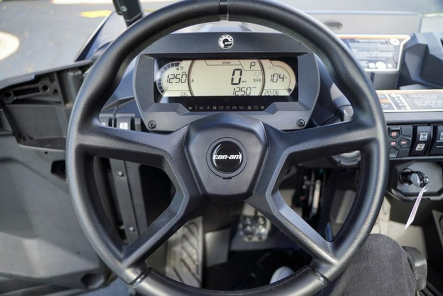 2025 Can-Am Commander XT 700