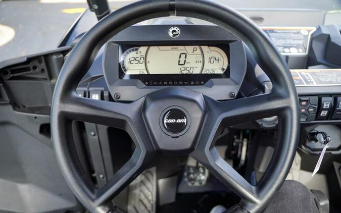 2025 Can-Am Commander XT 700