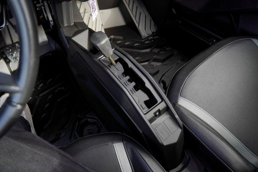 2025 Can-Am Commander XT 700