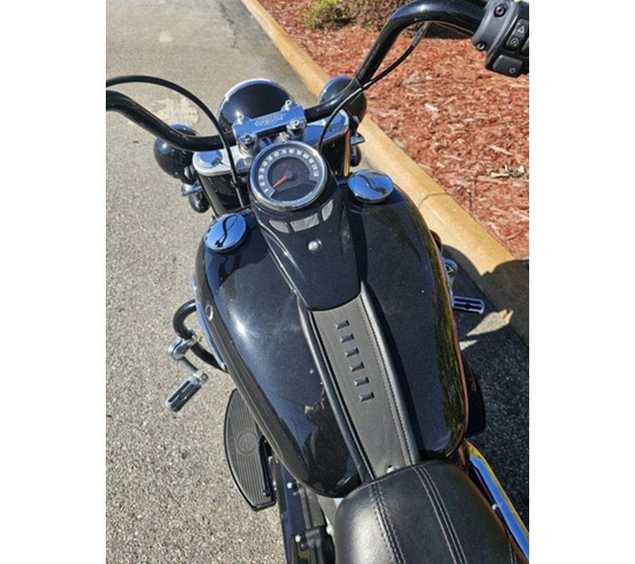 2018 Harley-Davidson FLHCS - Softail Heritage Classic 114