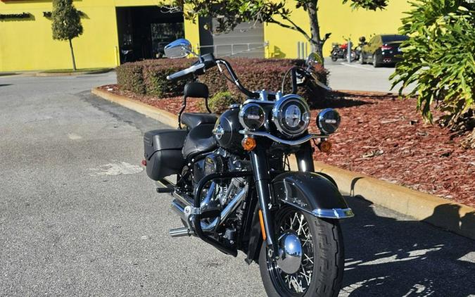 2018 Harley-Davidson FLHCS - Softail Heritage Classic 114