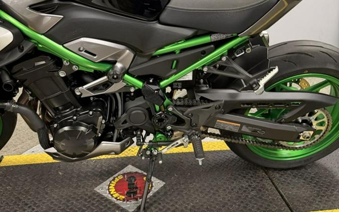 2025 Kawasaki Z900 SE ABS