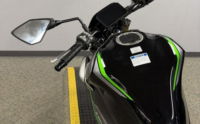 2025 Kawasaki Z900 SE ABS