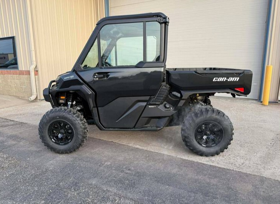 2026 Can-Am SSV DEF XTCAB 65 HD11 BK 26 XT CAB HD11
