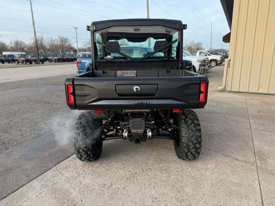 2026 Can-Am SSV DEF XTCAB 65 HD11 BK 26 XT CAB HD11