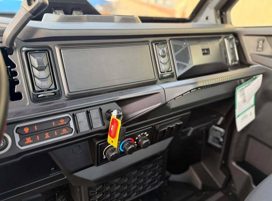 2026 Can-Am SSV DEF XTCAB 65 HD11 BK 26 XT CAB HD11