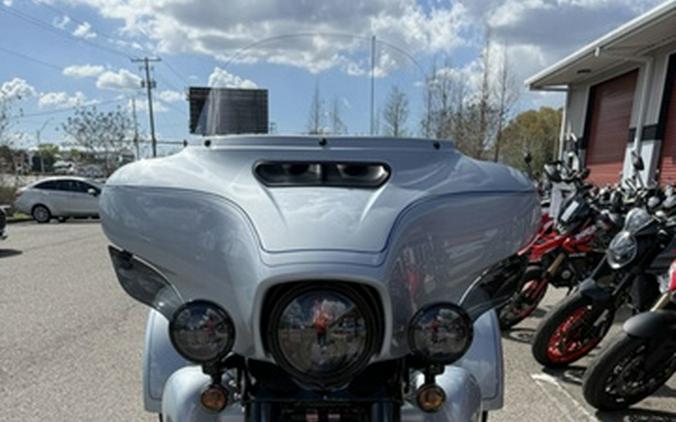 2025 Harley-Davidson FLHTCUTG - Tri Glide Ultra