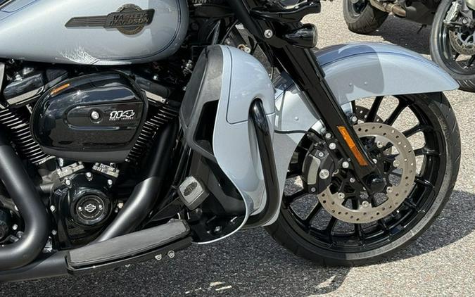 2025 Harley-Davidson FLHTCUTG - Tri Glide Ultra
