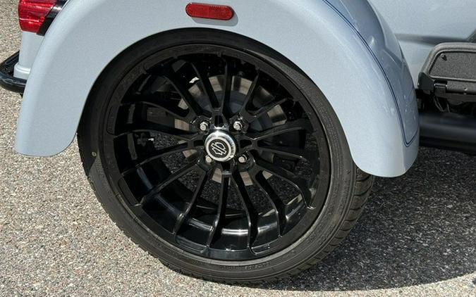 2025 Harley-Davidson FLHTCUTG - Tri Glide Ultra