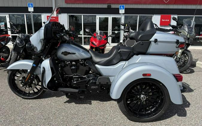 2025 Harley-Davidson FLHTCUTG - Tri Glide Ultra
