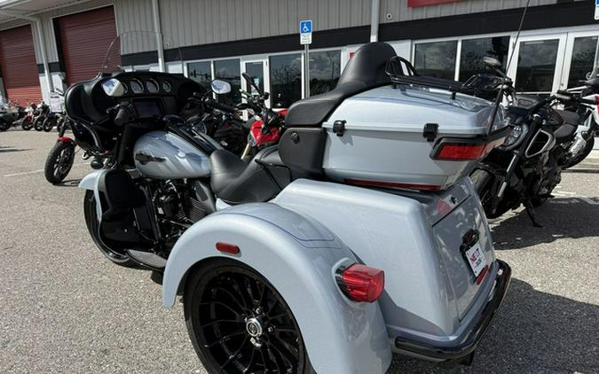 2025 Harley-Davidson FLHTCUTG - Tri Glide Ultra