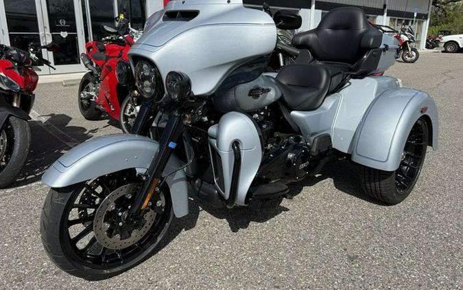 2025 Harley-Davidson FLHTCUTG - Tri Glide Ultra