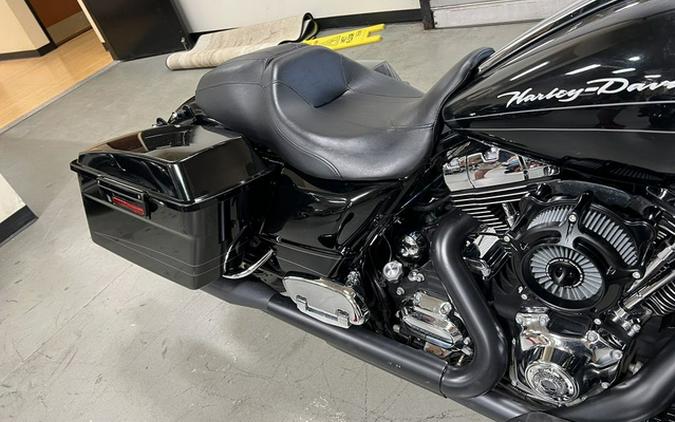 2011 Harley-Davidson Touring FLTRX - Road Glide Custom