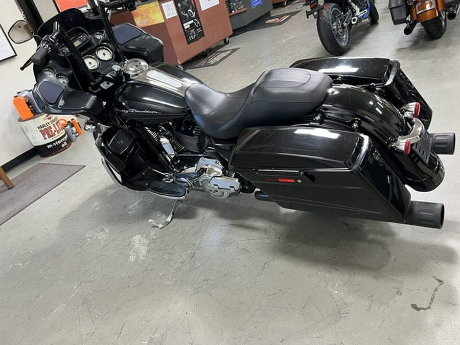 2011 Harley-Davidson Touring FLTRX - Road Glide Custom