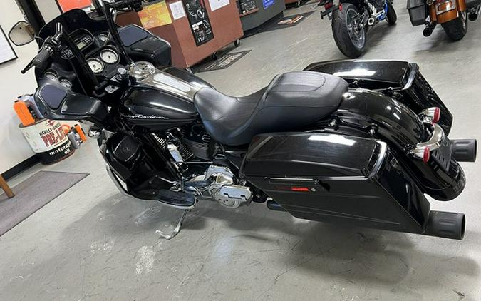 2011 Harley-Davidson Touring FLTRX - Road Glide Custom