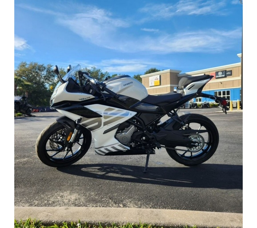 2026 CFMOTO 300SS CF300-5US - NEBULA WHITE