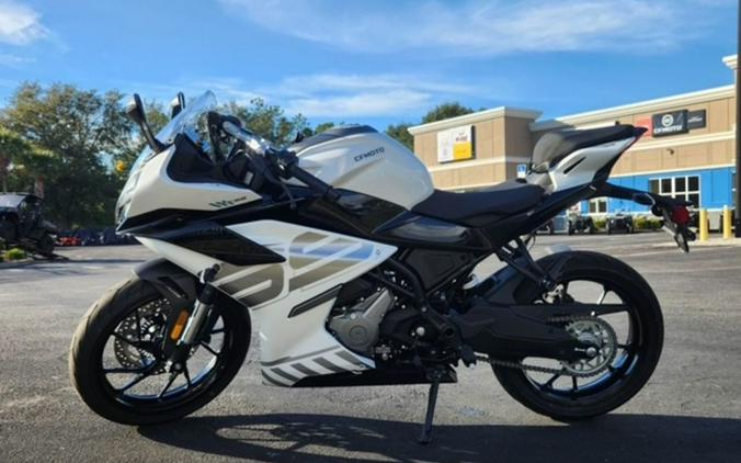 2026 CFMOTO 300SS CF300-5US - NEBULA WHITE