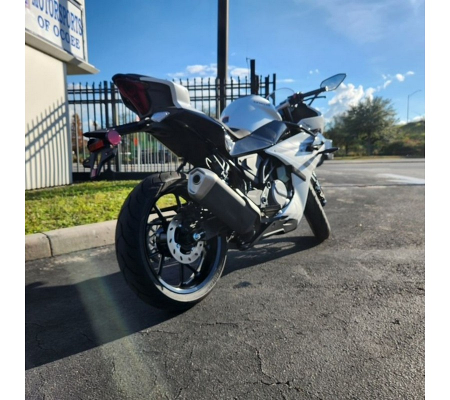 2026 CFMOTO 300SS CF300-5US - NEBULA WHITE